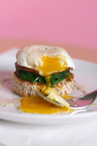 Truffle Poached eggs recipe by Gourmet Attitude